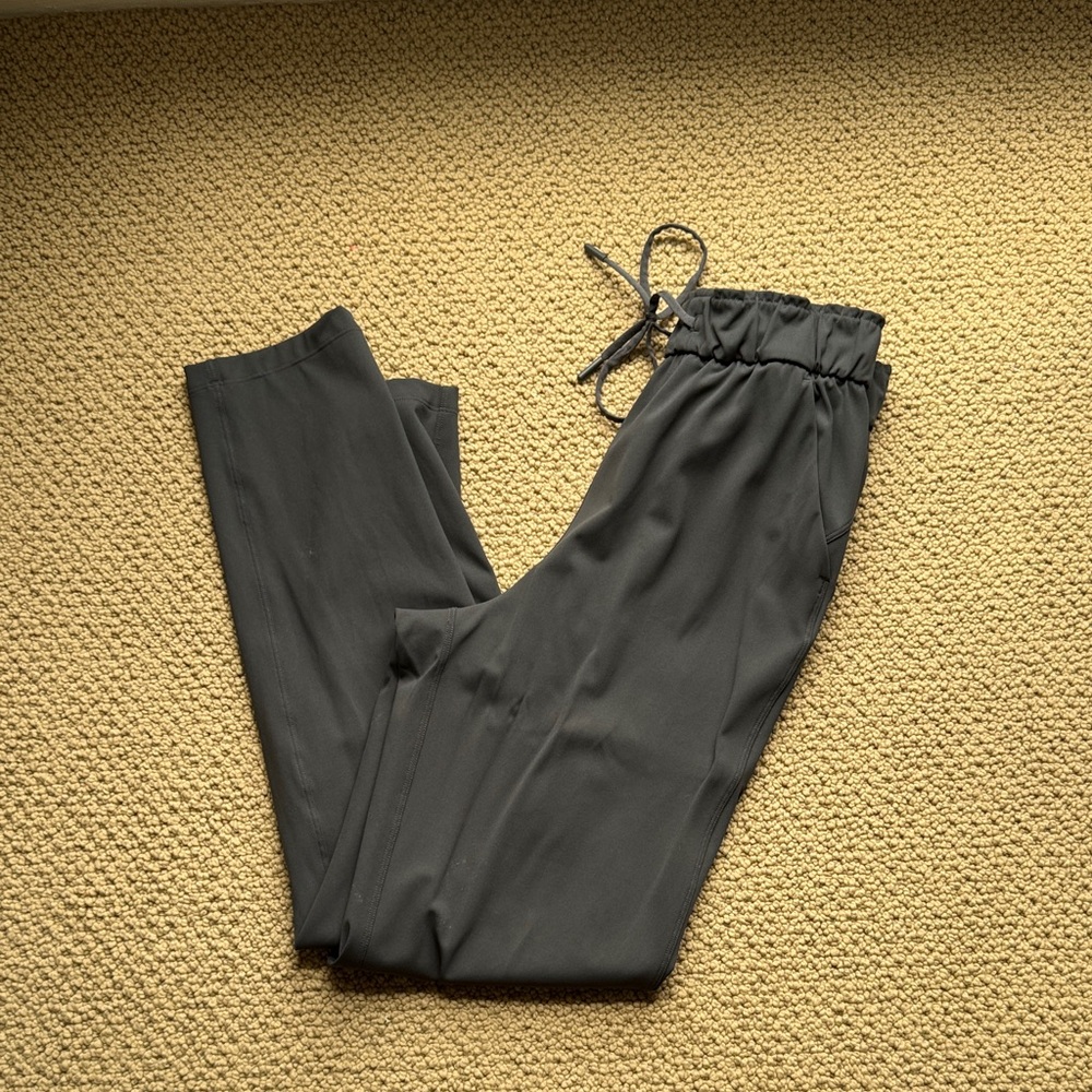 Lululemon pants size 4